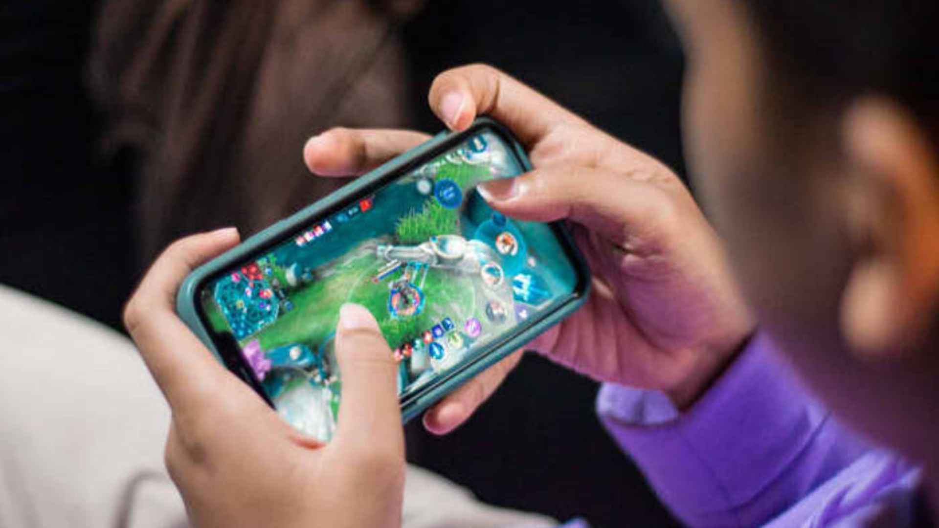 Evaluating Poker Applications Across Different Devices